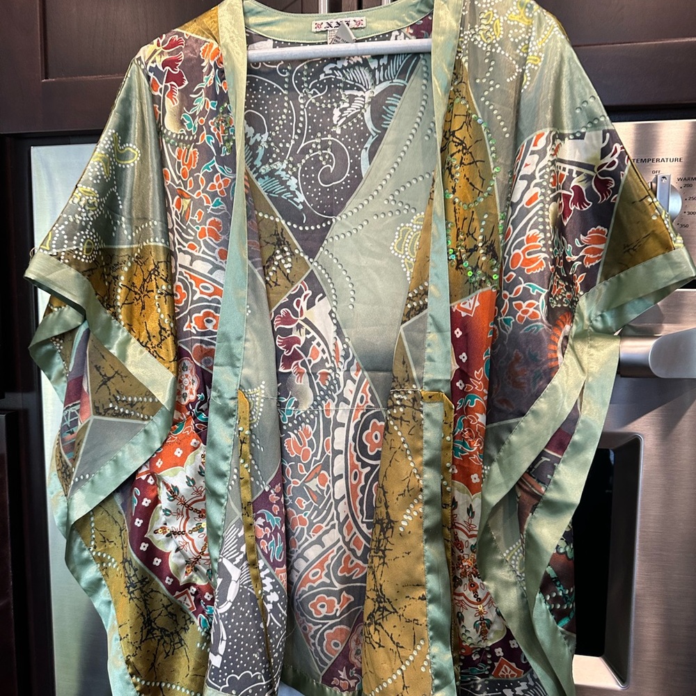 Green and Orange Bohemian Shrug Poncho - Picture 4 of 5